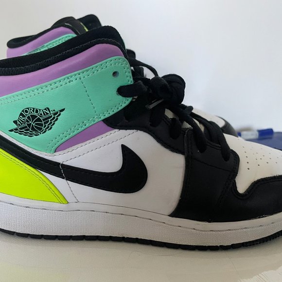 Jordan 1 black and white with purble, turqouise and neon yellow accents - Picture 2 of 11